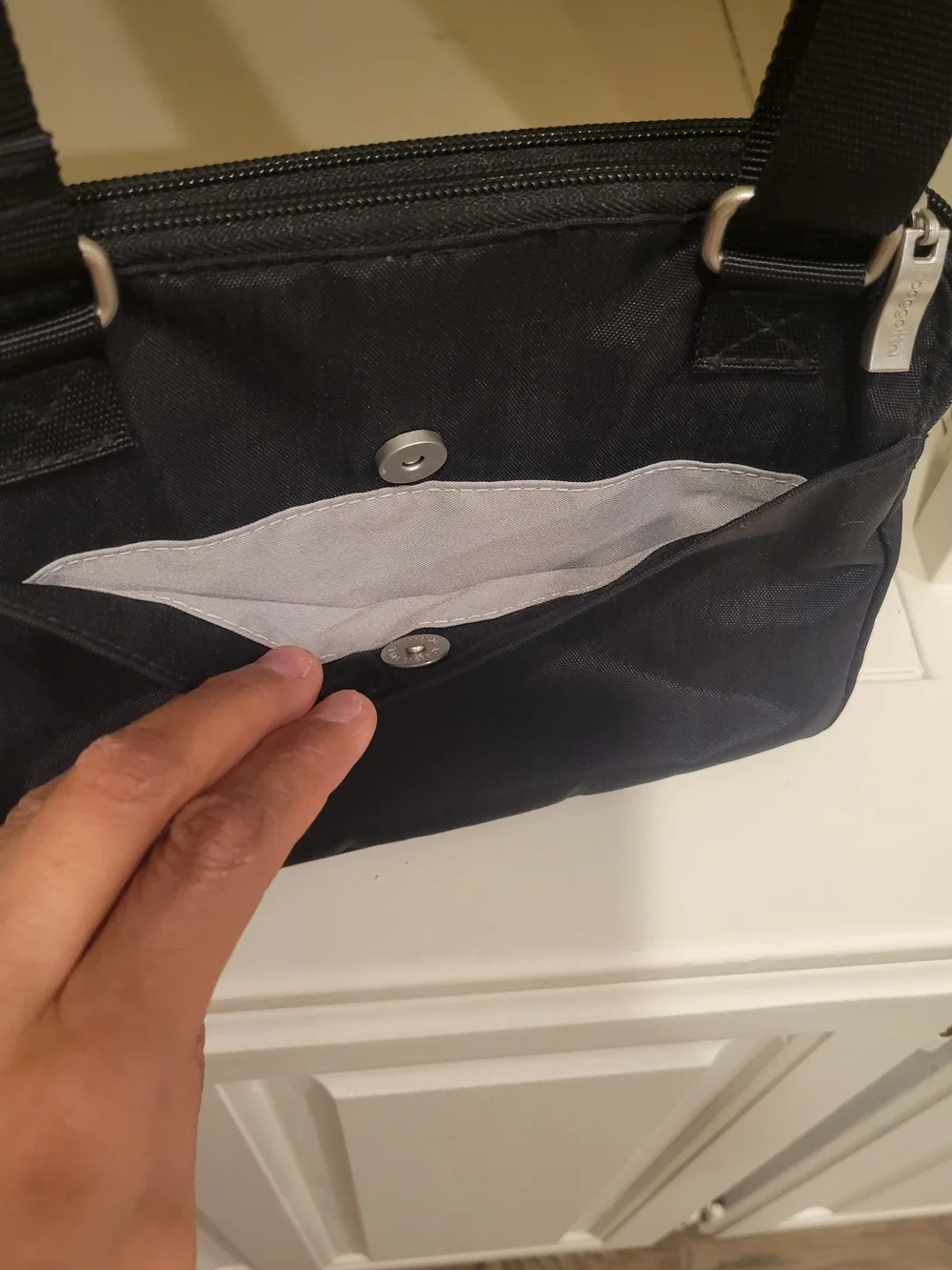 Baggallini Black Nylon Crossbody Messenger - Picture 4 of 7